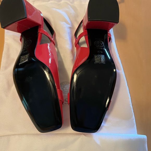 Size 37 1/2 Versace patent leather sling back coral color New - Picture 3 of 9